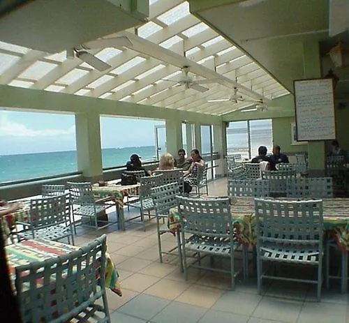 The Tryst Beachfront Hotel San Juan 3*,